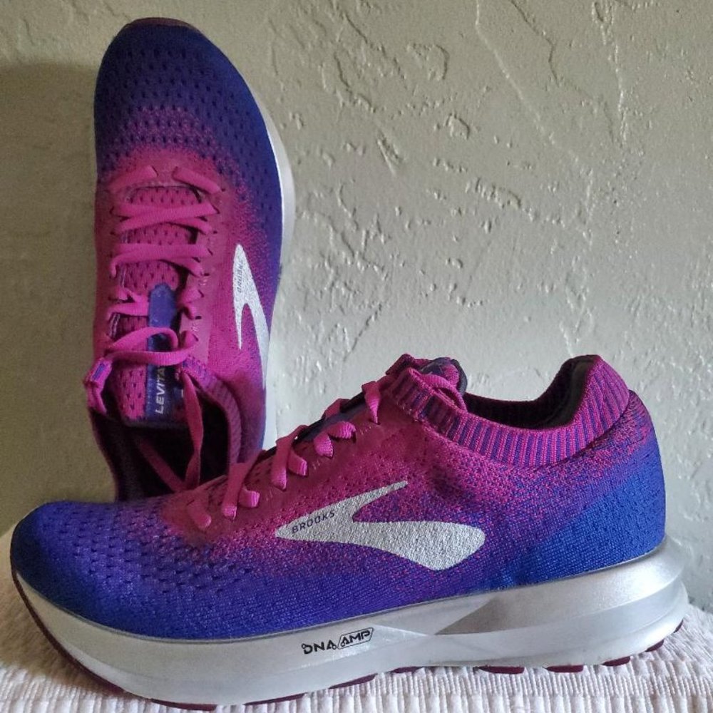 Brooks Levitate 2 Running Sneaker 7.5 purple